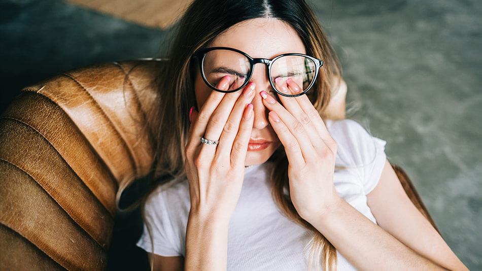 Führt Augen reiben zu Keratokonus?